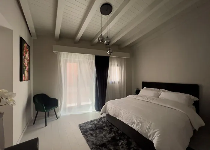 Vicolo San Gaetano -Luxury Rooms-